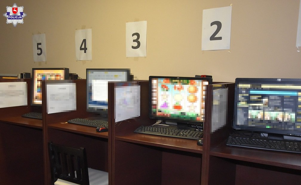 Salon gier w kafejce internetowej w Międzyrzecu - Zdjęcie główne