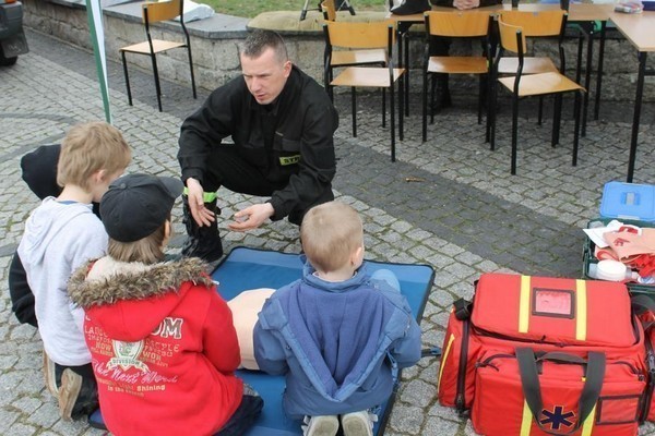 Policja, Straż Pożarna i WORD - Prewencyjne spotkanie na Placu Jana Pawła II - Zdjęcie główne