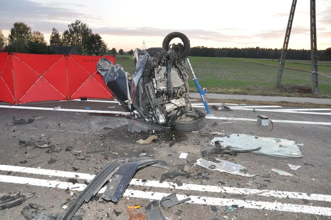 Powiat bialski: Czołowo zderzył się z ciężarówką. Poniósł śmierć na miejscu - Zdjęcie główne