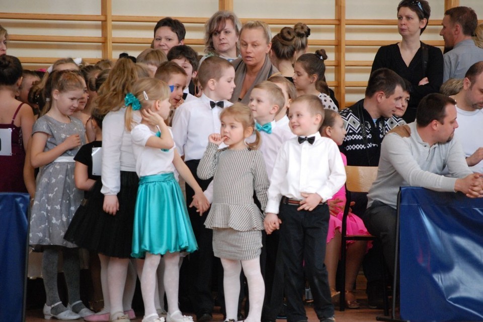 Pierwszy turniejowy krok taneczny - Zdjęcie główne