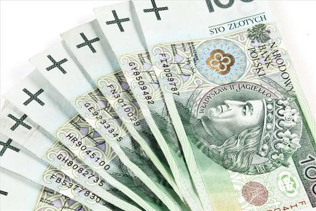 Nauczyciele z gminnych szkół dostali wypłaty ze sporym opóźnieniem - Zdjęcie główne