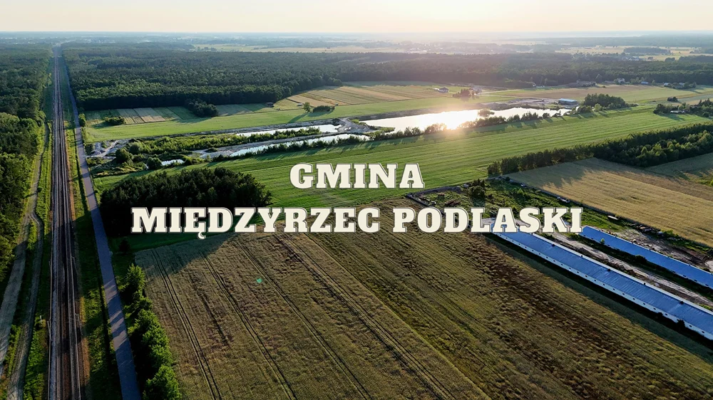 Ósmoklasiści z gminy Międzyrzec Podlaski z wynikami egzaminów. Jak im poszło? - Zdjęcie główne