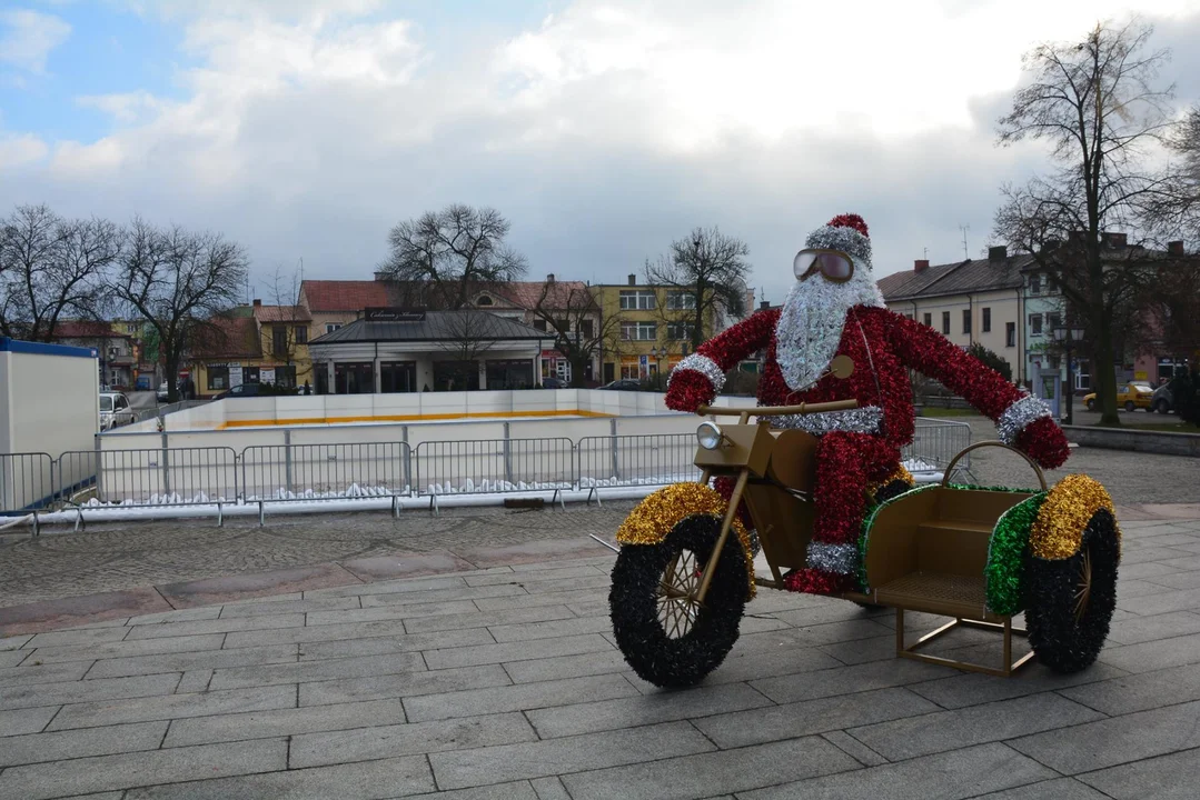 Międzyrzec Podlaski jednak z lodowiskiem i iluminacją świąteczną - Zdjęcie główne