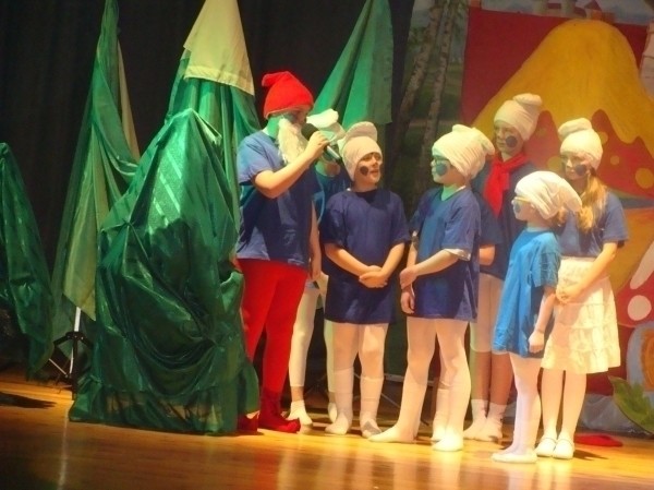 Młodzi aktorzy na przeglądzie Teatrów Dziecięcych - Zdjęcie główne