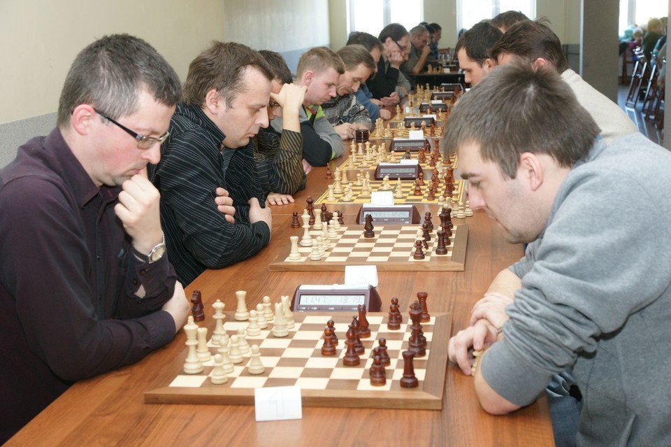 Najlepsi szachiści wybrani. Wyniki mistrzostw w Kąkolewnicy - Zdjęcie główne