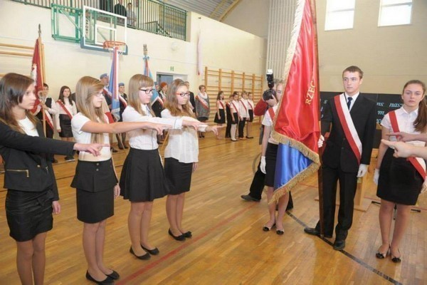 Uroczystość nadania imienia Gimnazjum nr 2 - Zdjęcie główne