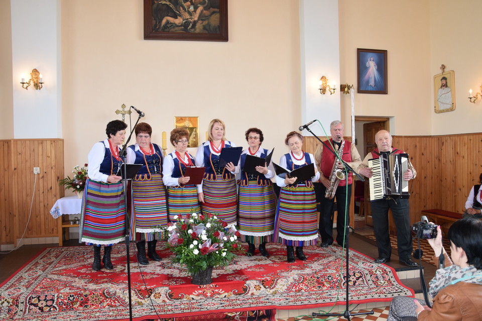 Na maryjną nutę - Zdjęcie główne