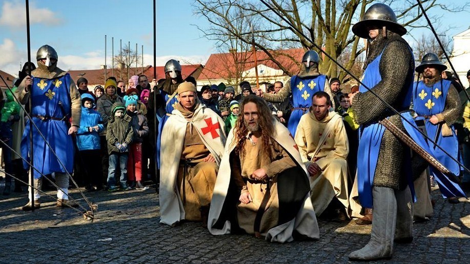 Historyczna rekonstrukcja w 700. rocznicę stracenia Wielkiego Mistrza Templariuszy - Zdjęcie główne