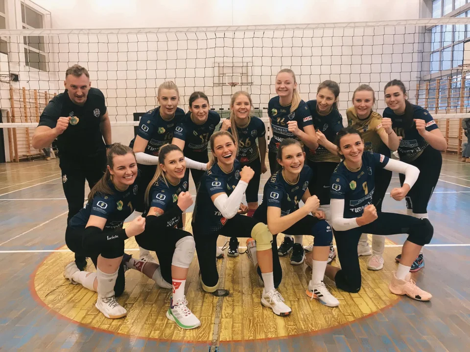 Seniorki UKS Trójka Volley Międzyrzec Podlaski z kompletem zwycięstw - Zdjęcie główne