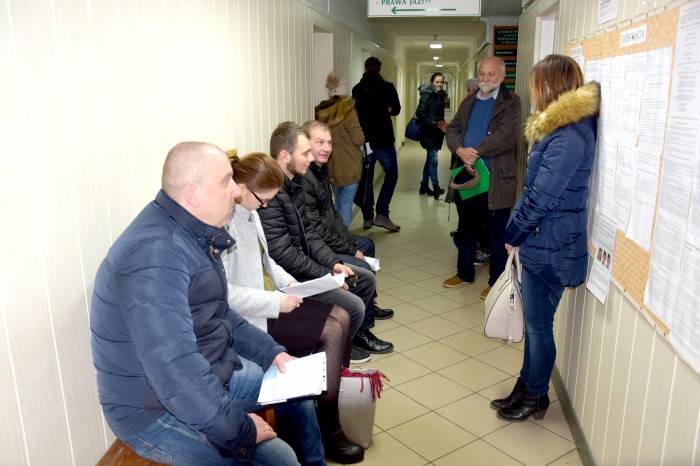 Kolejki po dowód rejestracyjny - nie będzie lepiej - Zdjęcie główne