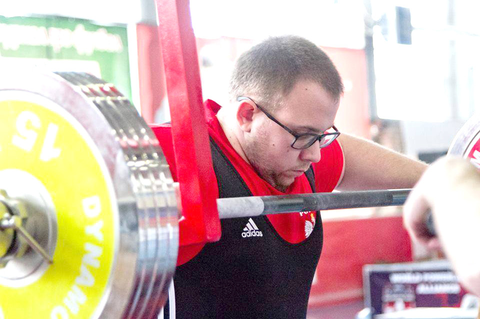 23-latek z ogromną siłą - Zdjęcie główne