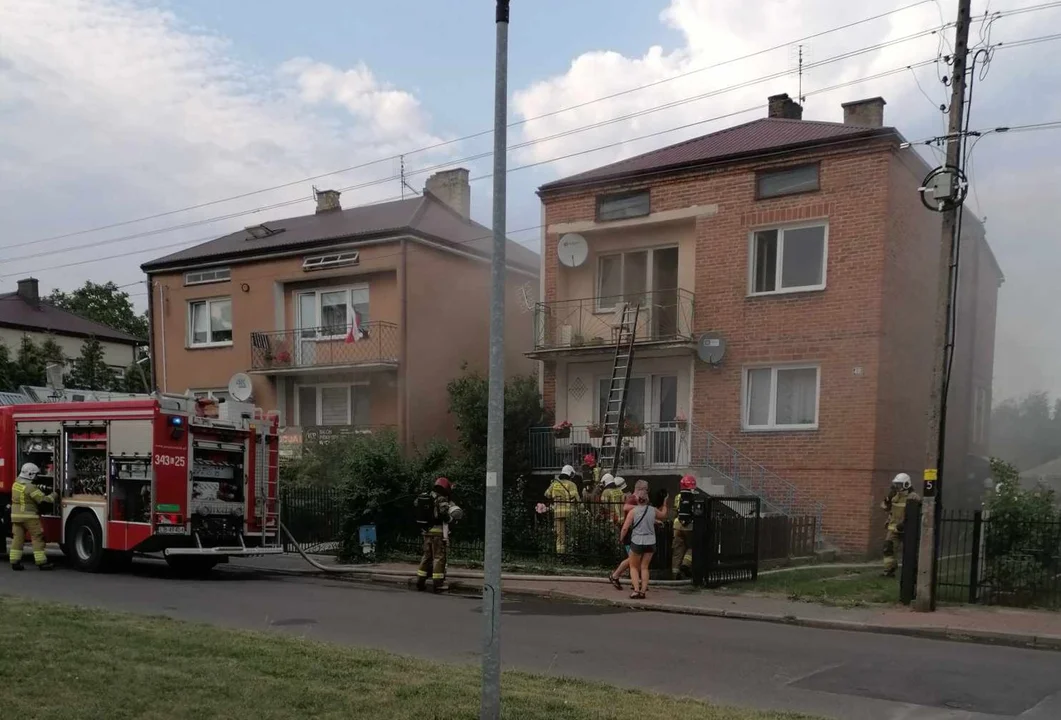 Kolejny pożar na Wiejskiej. Mieszkańcy ewakuowani - Zdjęcie główne