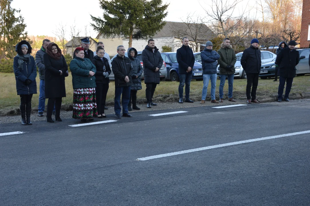 W piątek w Trzebieszy odbyło się uroczyste oddanie do użytku zmodernizowanego odcinka drogi powiatowej