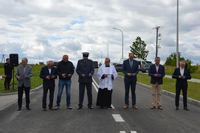 Opole Lubelskie: Ulica Owocowa oficjalnie otwarta (ZDJĘCIA) - Zdjęcie główne