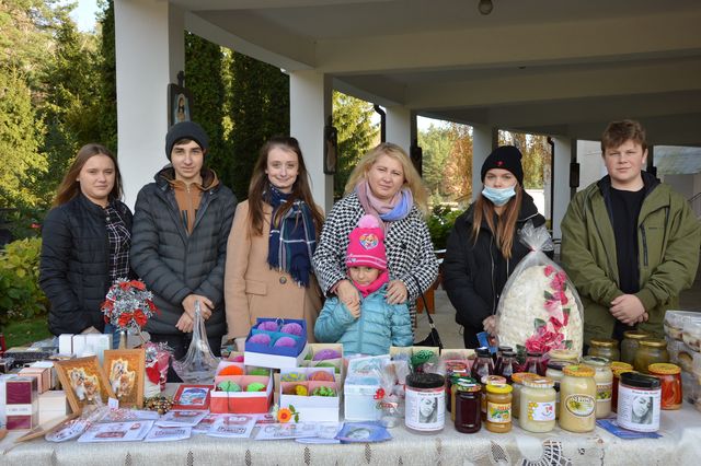 Mieszkańcy Poniatowej chętnie pomagali w zbieraniu funduszy na leczenie Moniki