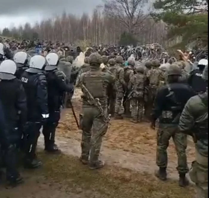 Sadownicy z naszego powiatu przekazali jabłka dla żołnierzy - Zdjęcie główne