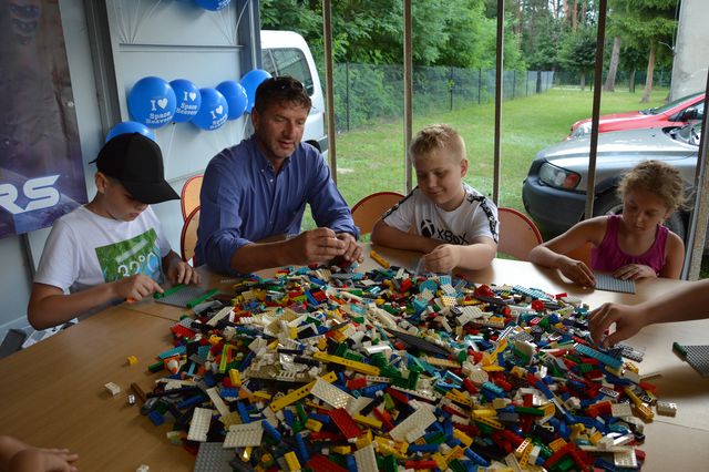 Podczas pikniku najmłodsi wzięli udział w konkursie na najlepszy dom z lego