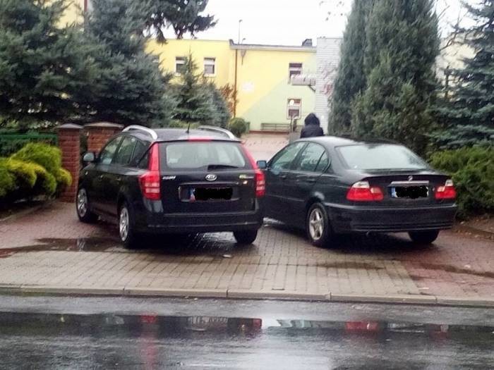 Skandal. Tak parkuje VIP - Zdjęcie główne