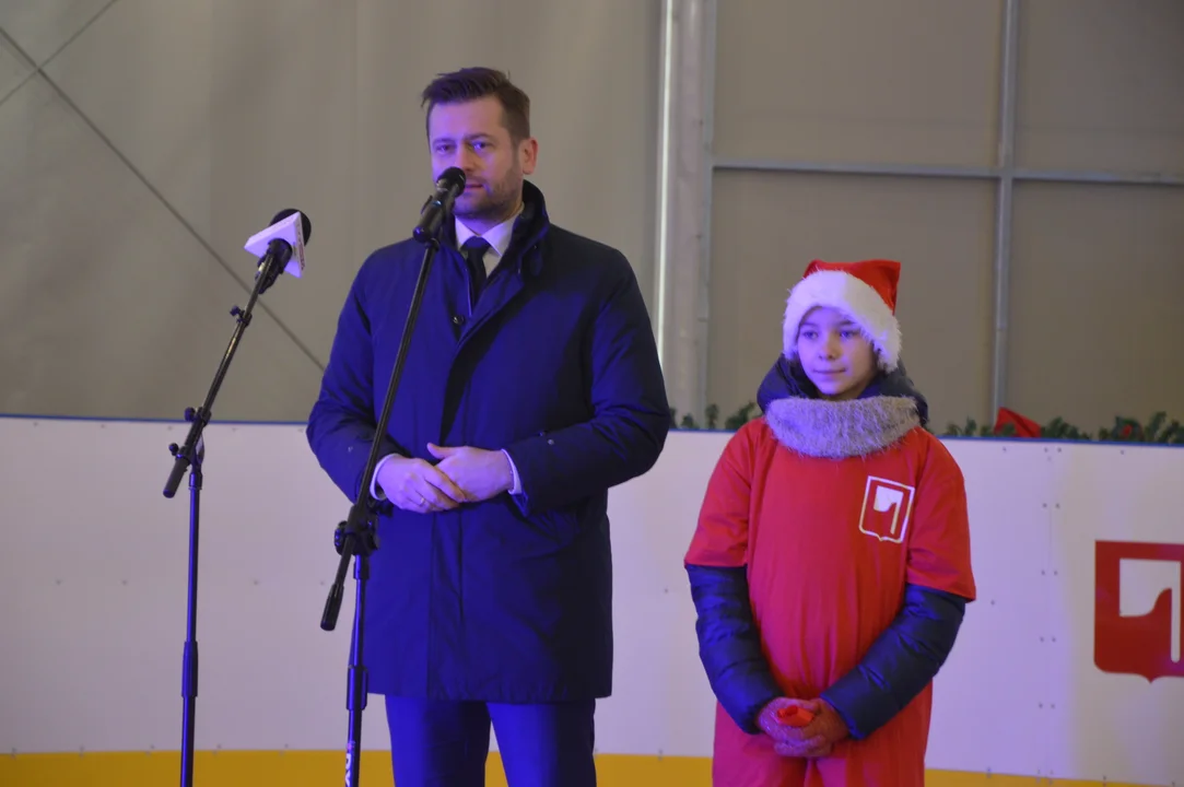 Opole Lubelskie: Minister sportu otworzył lodowisko (ZDJĘCIA) - Zdjęcie główne