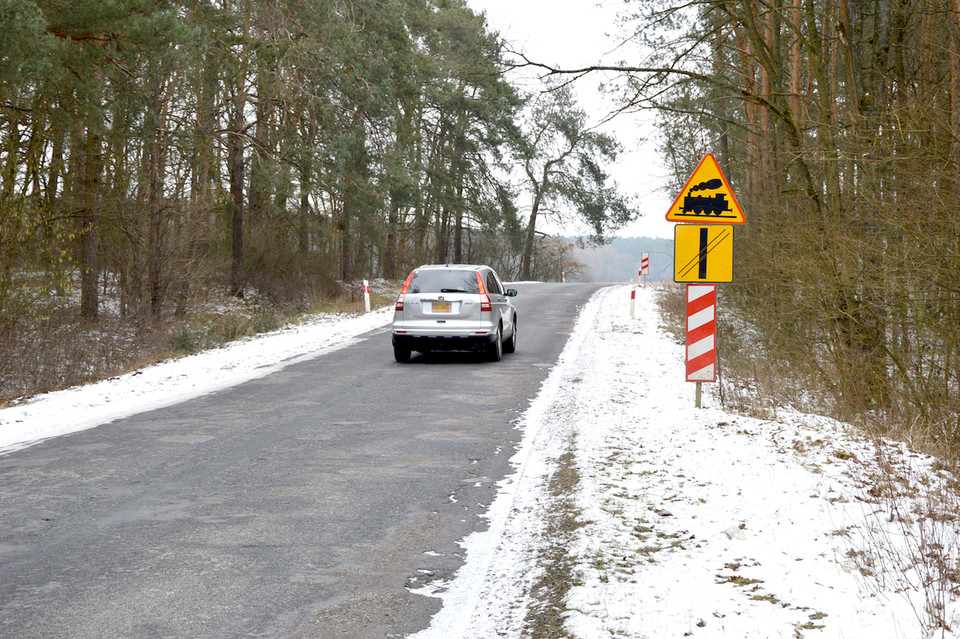 Powiat bierze się za drogi przez mękę - Zdjęcie główne