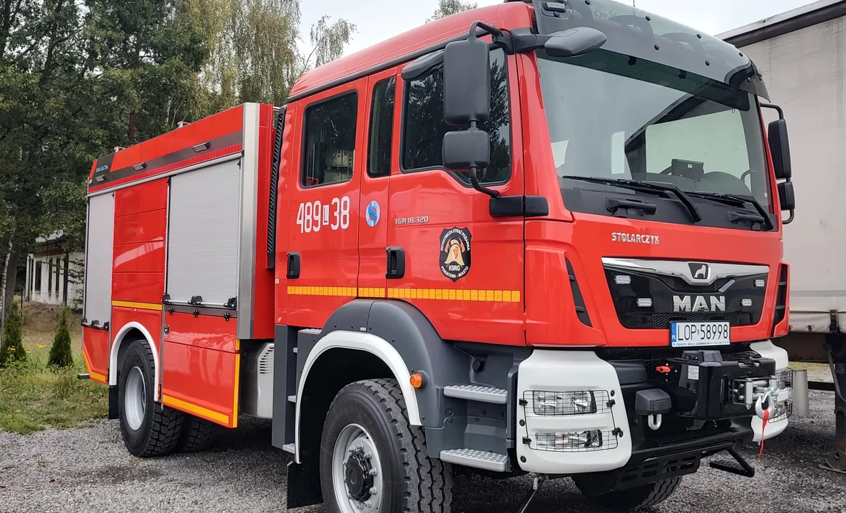 Poniatowa: Już jutro oficjalne przekazanie nowego wozu strażackiego dla OSP Poniatowa-Miasto - Zdjęcie główne