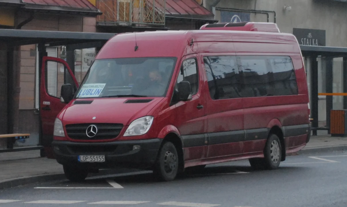 Opole Lubelskie: Dzisiaj ruszyły trzy nowe linie autobusowe (ROZKŁAD JAZDY) - Zdjęcie główne