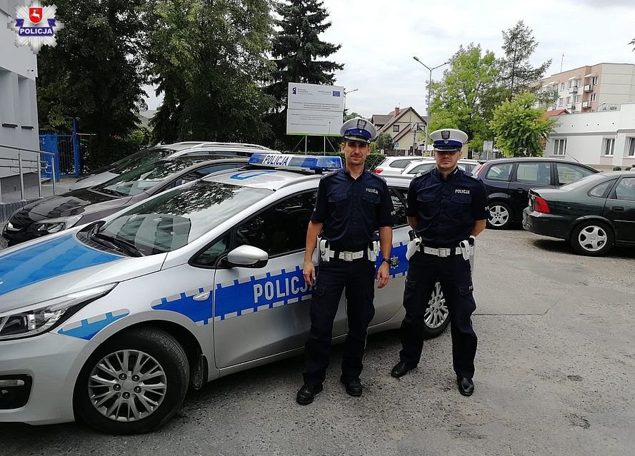 Policjanci w ostatniej chwili odnaleźli zaginioną 20-latkę - Zdjęcie główne