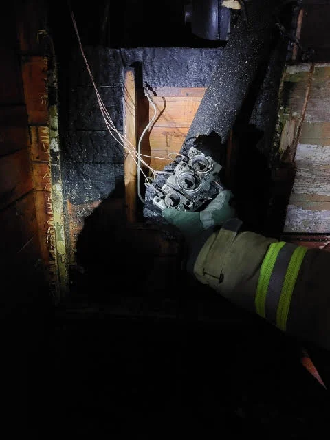 Słotwiny: Pożar domu. Strażacy wskazują na zwarcie instalacji elektrycznej  - Zdjęcie główne