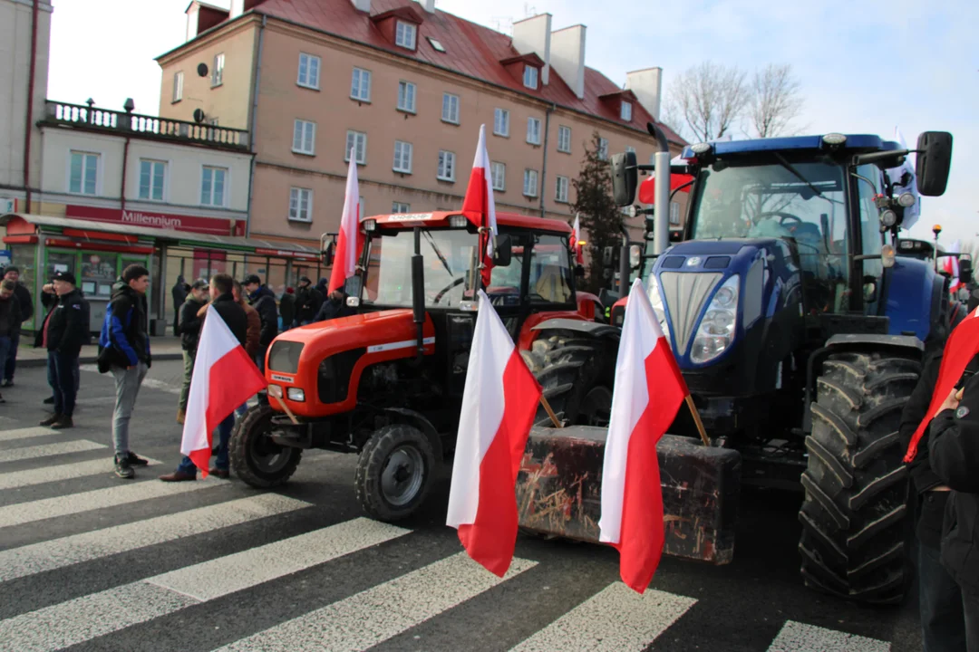 Lublin: Rolnicy zablokowali ulice w ramach protestu. Lider Agrounii: Nie będziemy umierać w ciszy [GALERIA, WIDEO] - Zdjęcie główne