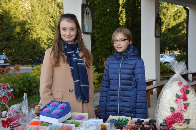 Mieszkańcy Poniatowej chętnie pomagali w zbieraniu funduszy na leczenie Moniki