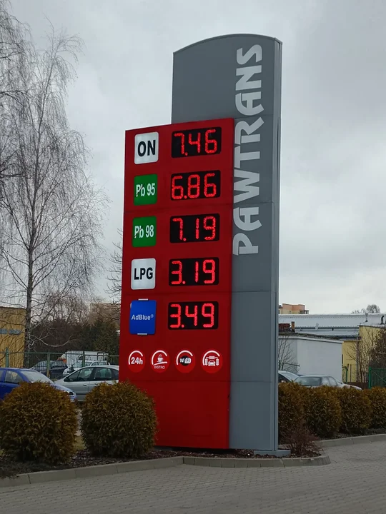 Powiat opolski: Ceny paliw szybują w górę jak szalone - Zdjęcie główne