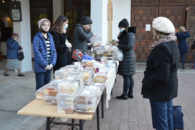 Mieszkańcy Poniatowej chętnie pomagali w zbieraniu funduszy na leczenie Moniki