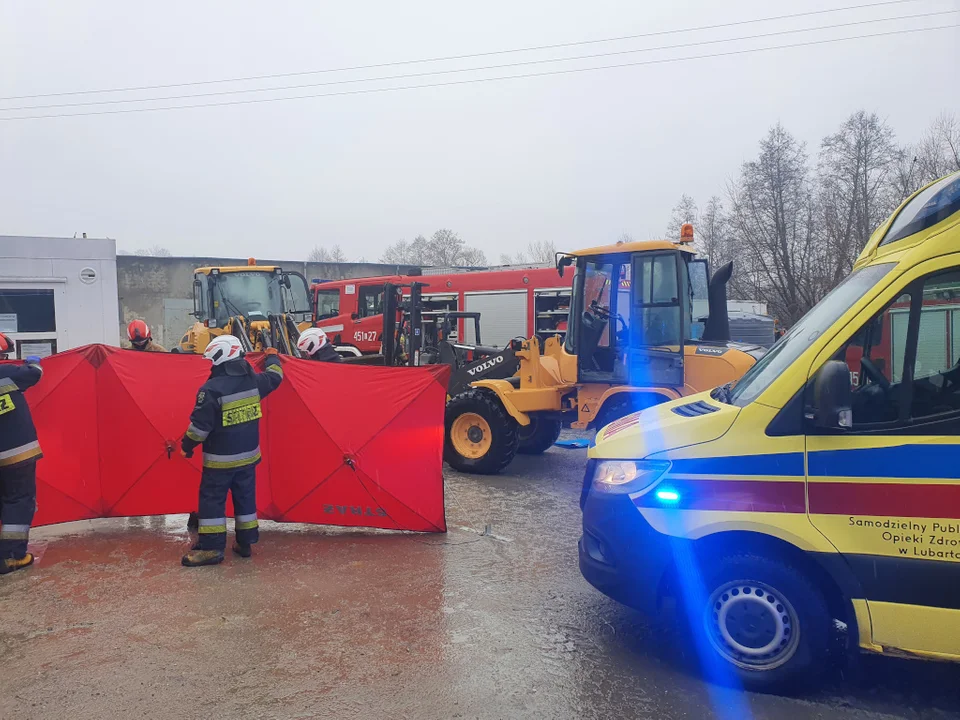 Lubartów: Sprzęt w zakładzie przygniótł pracownika - Zdjęcie główne