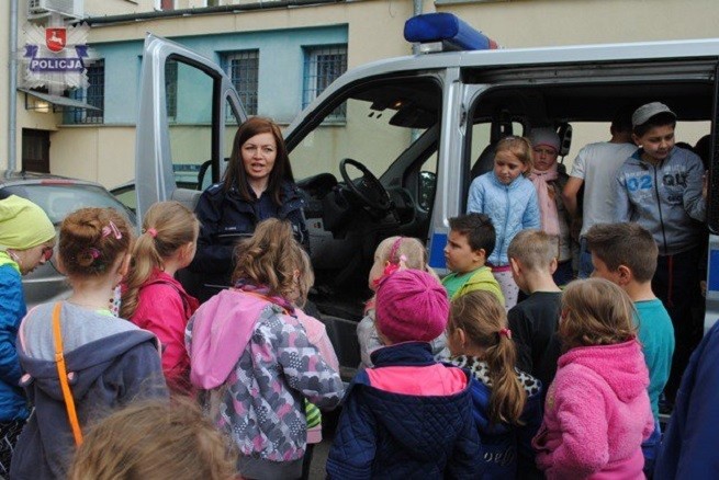 Dzieci ze Szkoły Podstawowej w Boiskach Starych odwiedziły opolską komendę - Zdjęcie główne