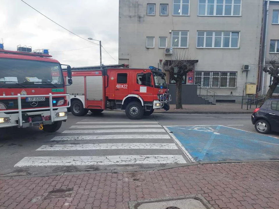 Opole Lubelskie: Alarm bombowy w opolskim urzędzie - Zdjęcie główne