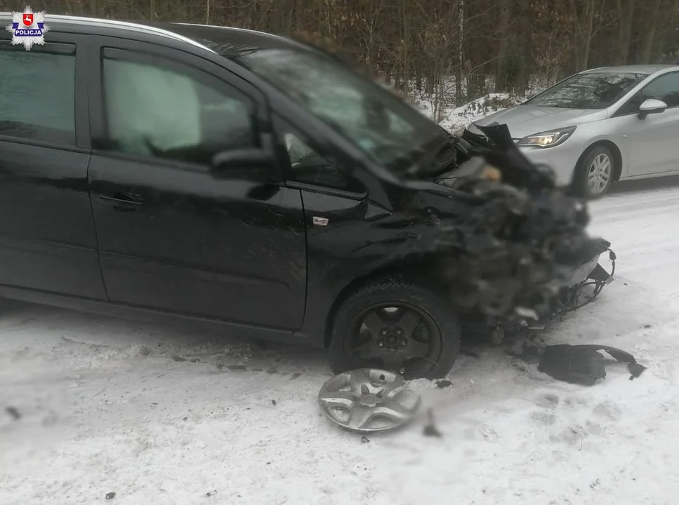 Powiat lubartowski: Straciła panowanie nad samochodem i uderzyła w inne auto - Zdjęcie główne