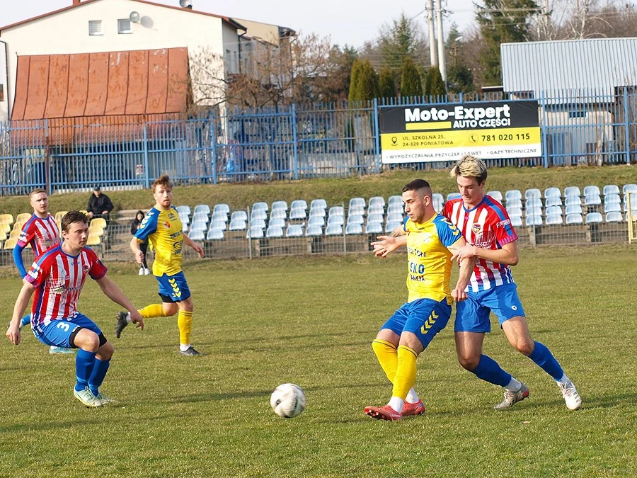 Gol "stadiony świata" Barana. Stal na remis z Górnikiem II - Zdjęcie główne