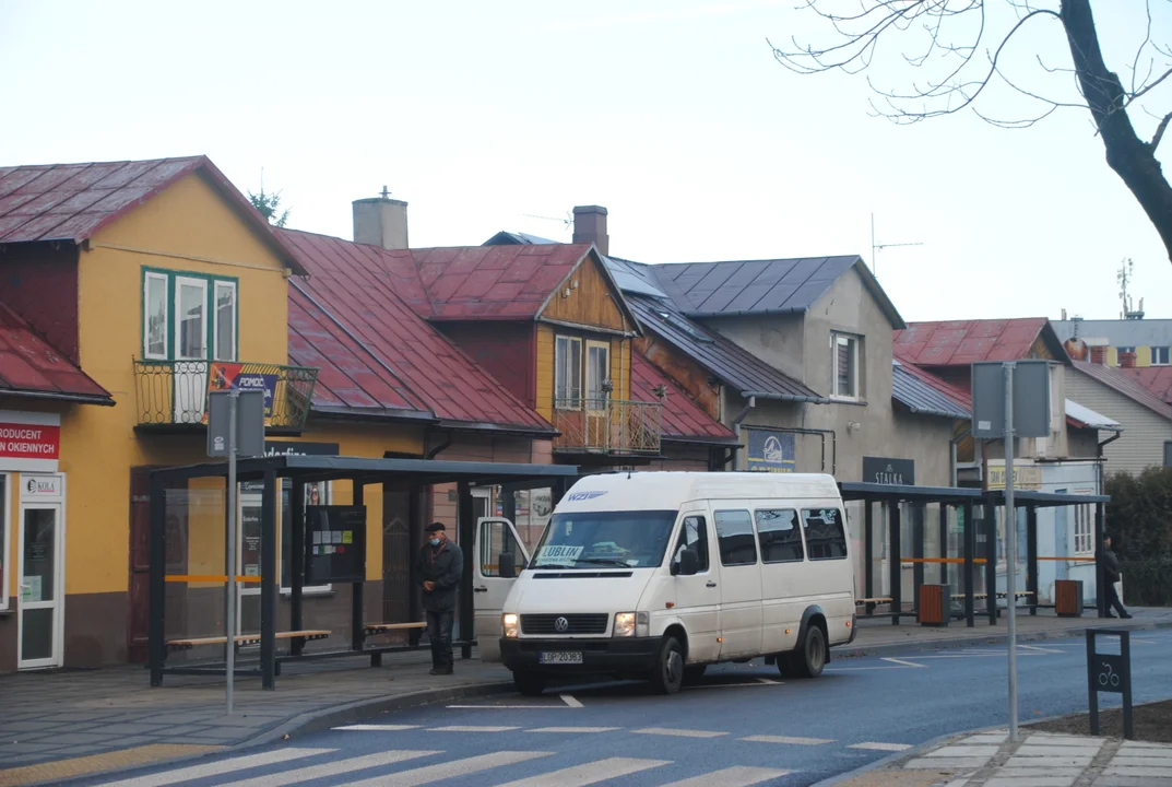 Pierwsze busy odjechały z odnowionego przystanku w środę rano