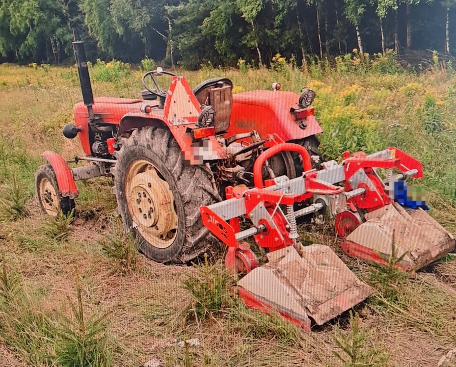 Słotwiny: Wypadek podczas prac polowych. Glebozgryzarka wciągnęła rękę rolnikowi - Zdjęcie główne