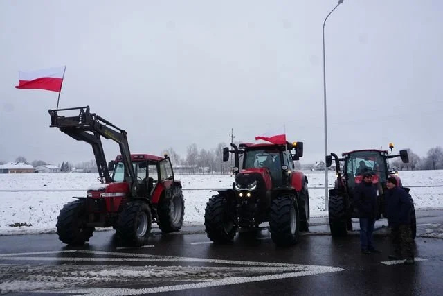 REGION: Rolnicy nie odpuszczają. Jutro kolejne blokady dróg - Zdjęcie główne