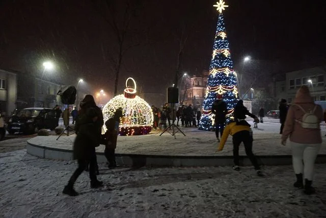 Iluminacja świąteczna w Opolu Lubelskim