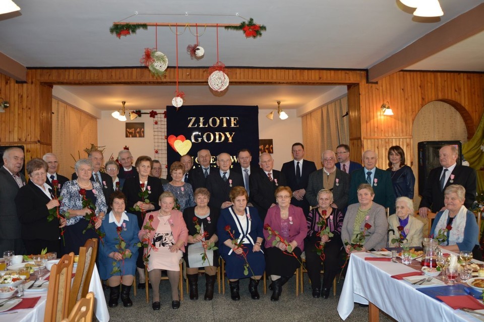 Znaleźliśmy się, tak jak gołębie parujące się na niebie - Zdjęcie główne