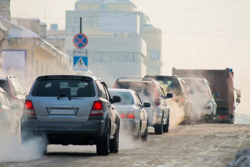 Województwo lubelskie: Ślisko na drogach. W Lublinie korki na ulicach - Zdjęcie główne