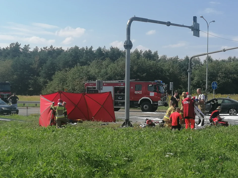 Chodel: Dwaj kierowcy oskarżeni o spowodowanie wypadku, w którym śmierć poniosły trzy aktorki teatru "Fajna Ferajna" - Zdjęcie główne