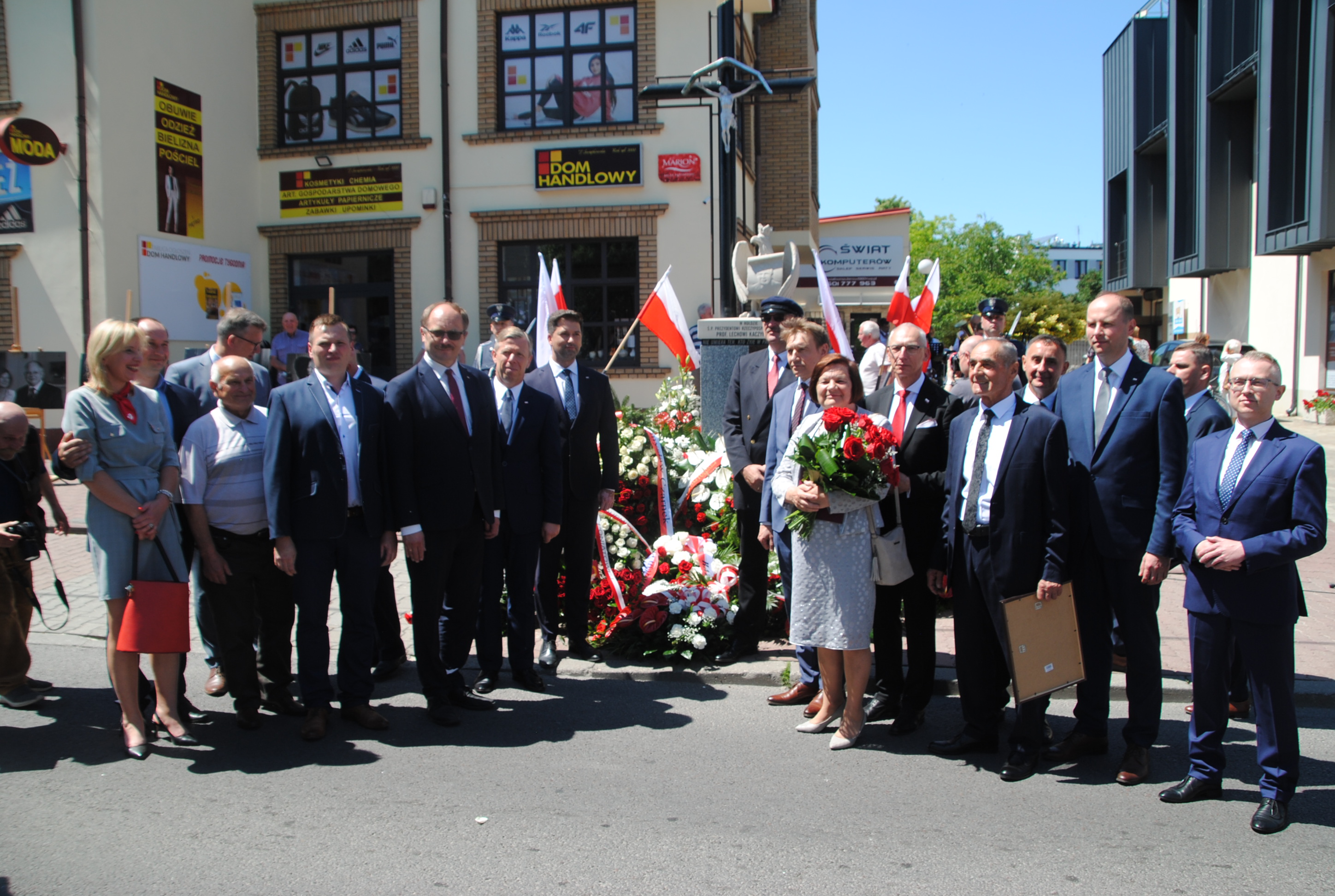 Uroczystość odsłnięcia i poświęcenia pomnika śp. Lecha Kaczyńskiego w Opolu Lubelskim