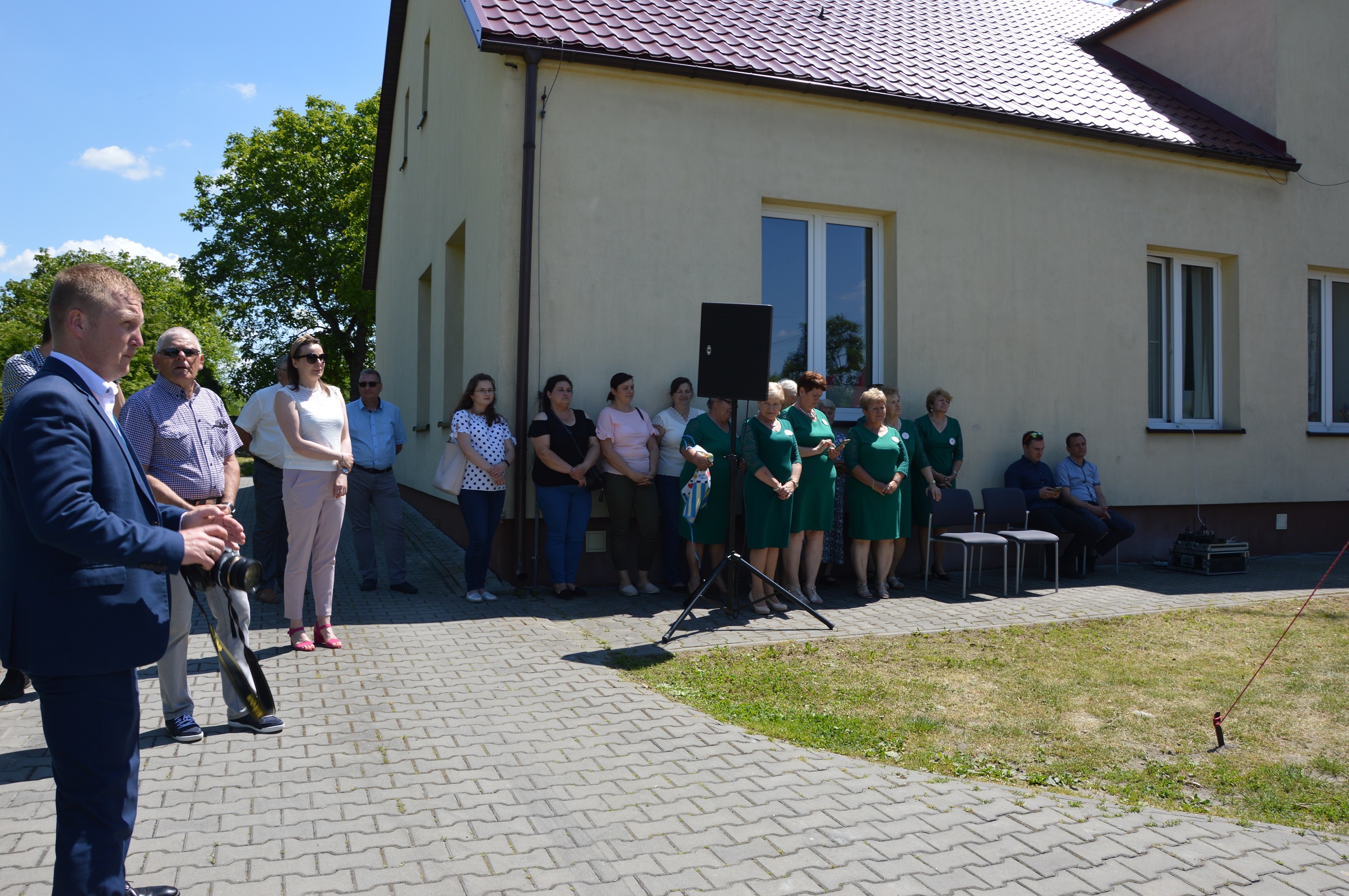 Uroczyste podpisanie umowy na budowę ciągu pieszo-rowerowego w Elżbiecie 