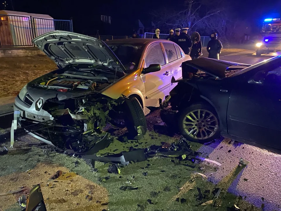 Powiat lubartowski: Wypadek samochody w Abramowie. Dwie osoby ranne - Zdjęcie główne