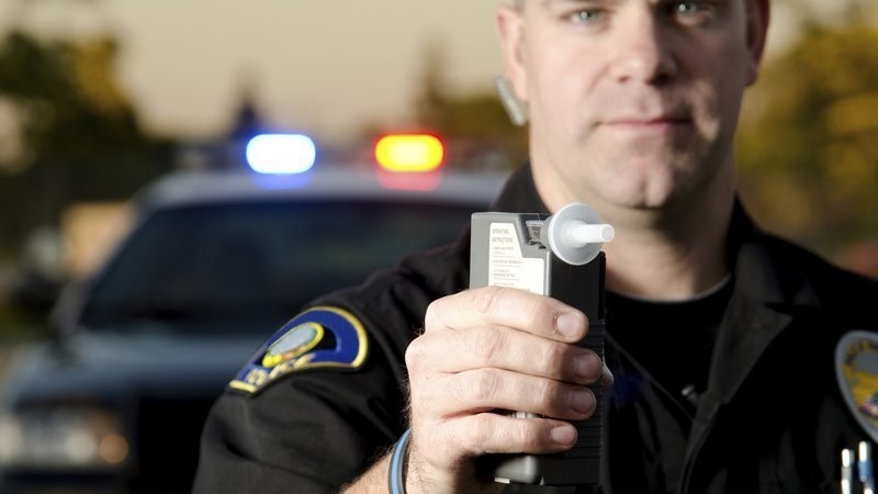Nietrzeźwi kierowcy w rękach policjantów - Zdjęcie główne
