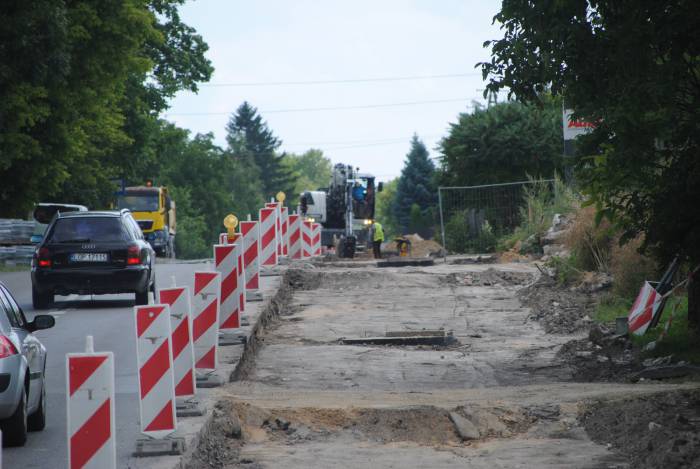 Trasa dla pieszych i rowerzystów rośnie w oczach - Zdjęcie główne