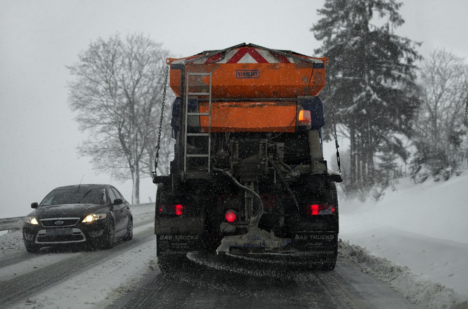 Zimowe utrzymanie dróg w mieście i powiecie - Zdjęcie główne